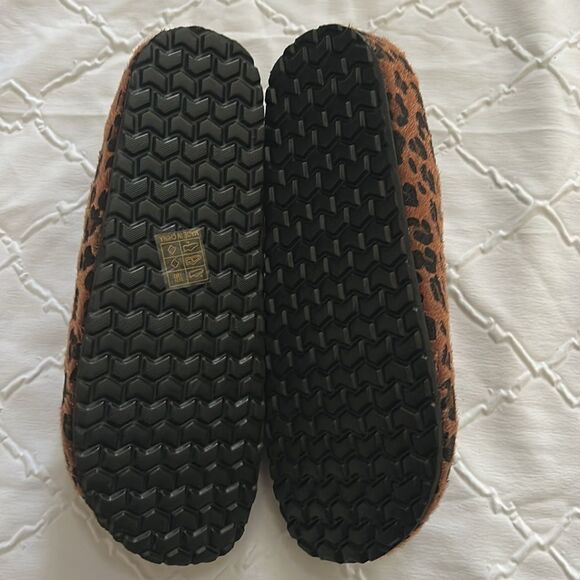 Mote Cheetah Print Clogs(Size 40) - Picture 3 of 10